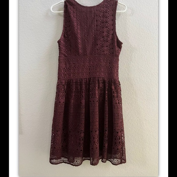 ABERCROMBIE & FITCH WINE BURGUNDY LACE CROCHET V-NECK SKATER DRESS SIZE 6 - NWT - Picture 9 of 9